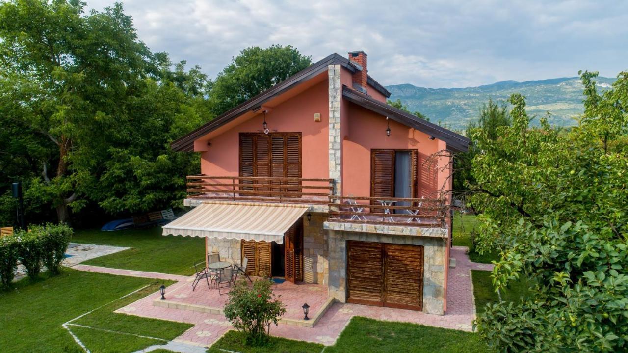 Vila Andrea Danilovgrad Екстериор снимка