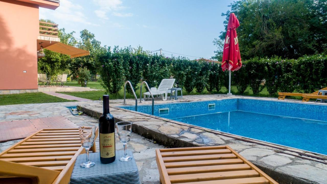 Vila Andrea Danilovgrad Екстериор снимка